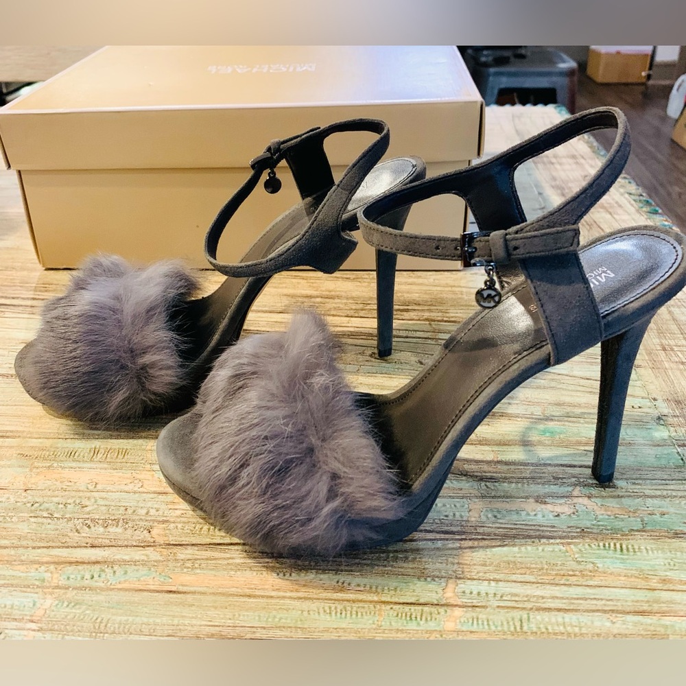 MICHAEL Michael Kors Faye Charcoal Fur and Suede heel sandals.  NWOT.  Size 8